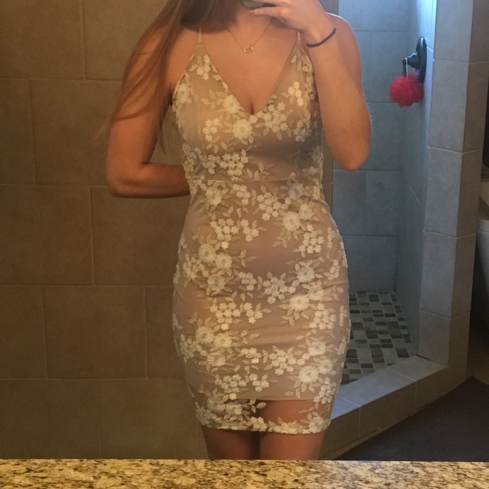 Tan with white flowers Windsor dress